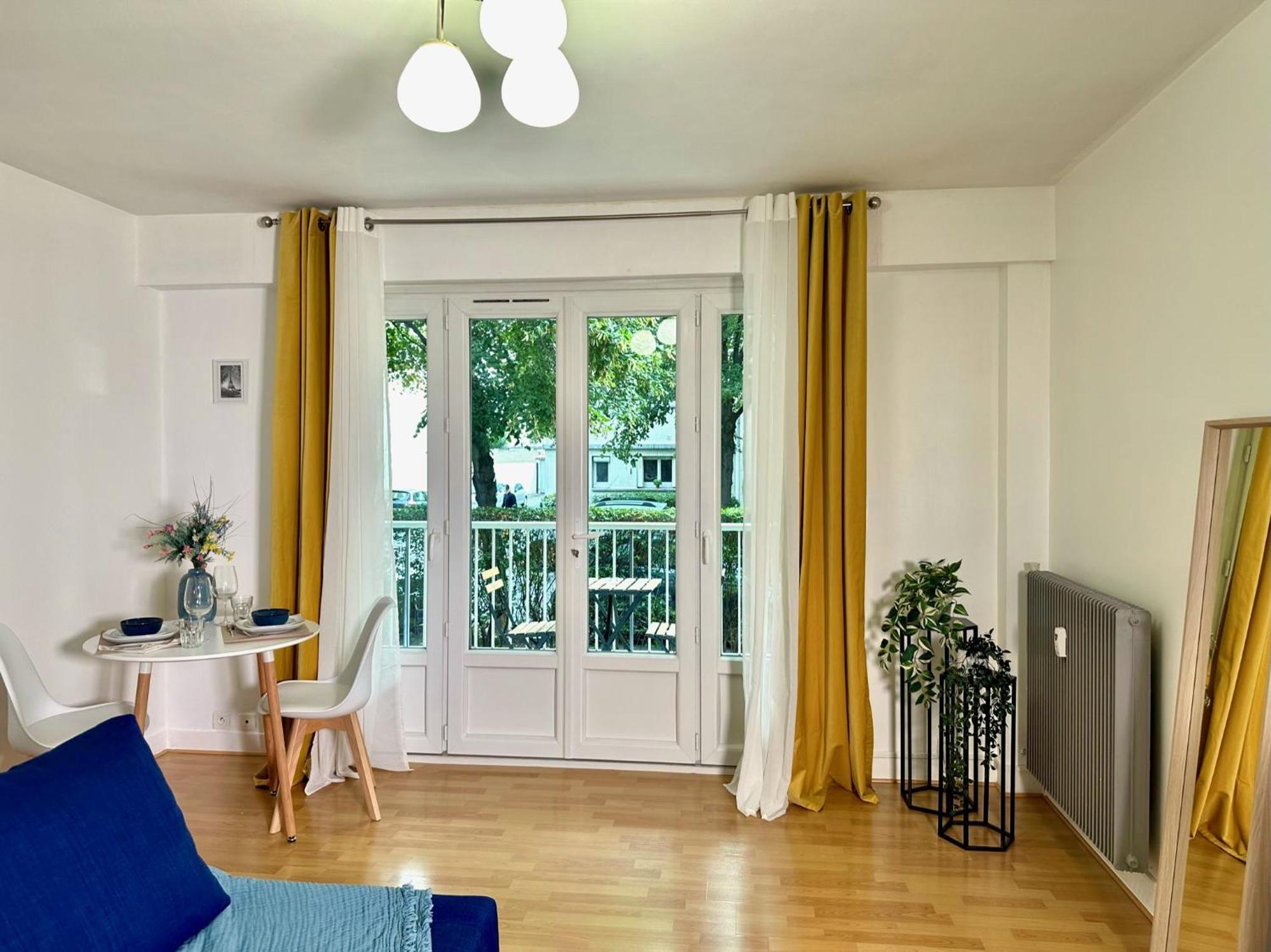 Ferienwohnung Le Bleu Soleil - A 2 Min Du Metro - 7 Min De Paris Maisons-Alfort Exterior foto